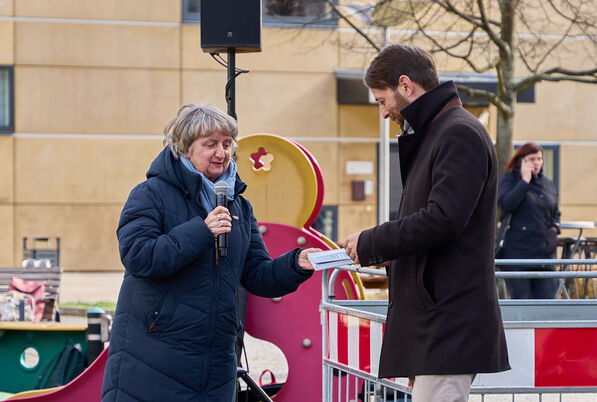 Sázení stromů s Výborem dobré vůle - Nadace Olgy Havlové v Trutnově