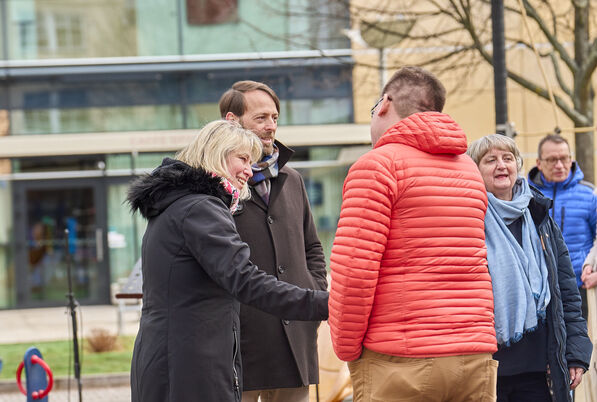 Sázení stromů s Výborem dobré vůle - Nadace Olgy Havlové v Trutnově