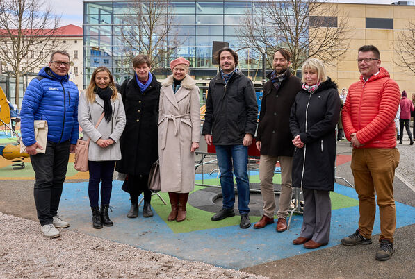 Sázení stromů s Výborem dobré vůle - Nadace Olgy Havlové v Trutnově