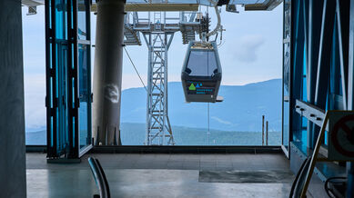 Cestující lanovkou na Sněžku přispěli na Hospic Anežky České téměř půl milionu korun!