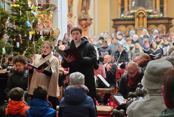 Tříkrálový koncert: harmonie sborů, sólistů a orchestru okouzlila návštěvníky